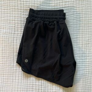 lululemon hotty hot shorts size 8 tall
